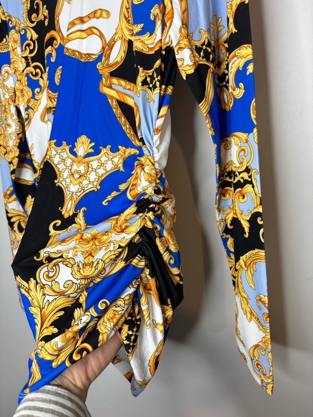 Boston Proper Blue Gold Baroque Ruched Mock Neck Long Sleeve Top Size Small - Picture 3 of 9